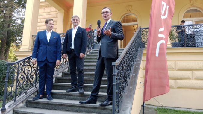 BAIC Laube schody prapor